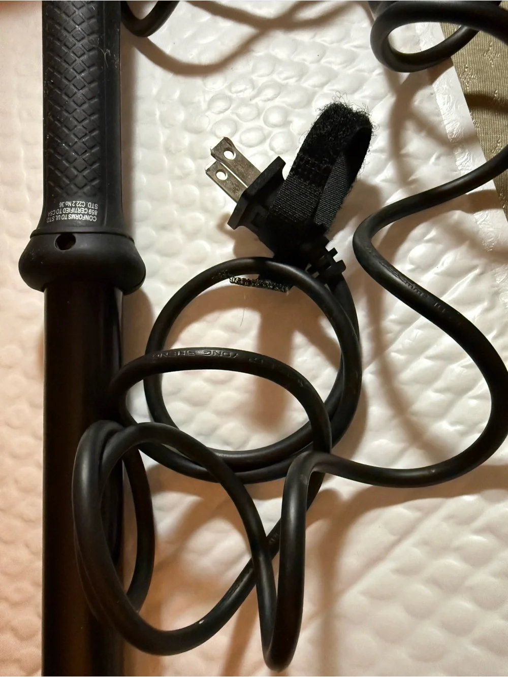 L'ANGE Black Curling Wand with Ceramic Barrel